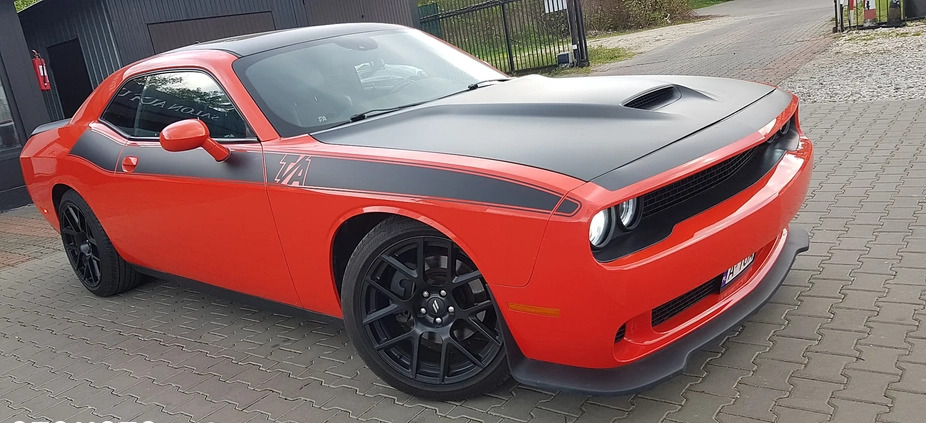 Dodge Challenger cena 139000 przebieg: 72000, rok produkcji 2018 z Dziwnów małe 436